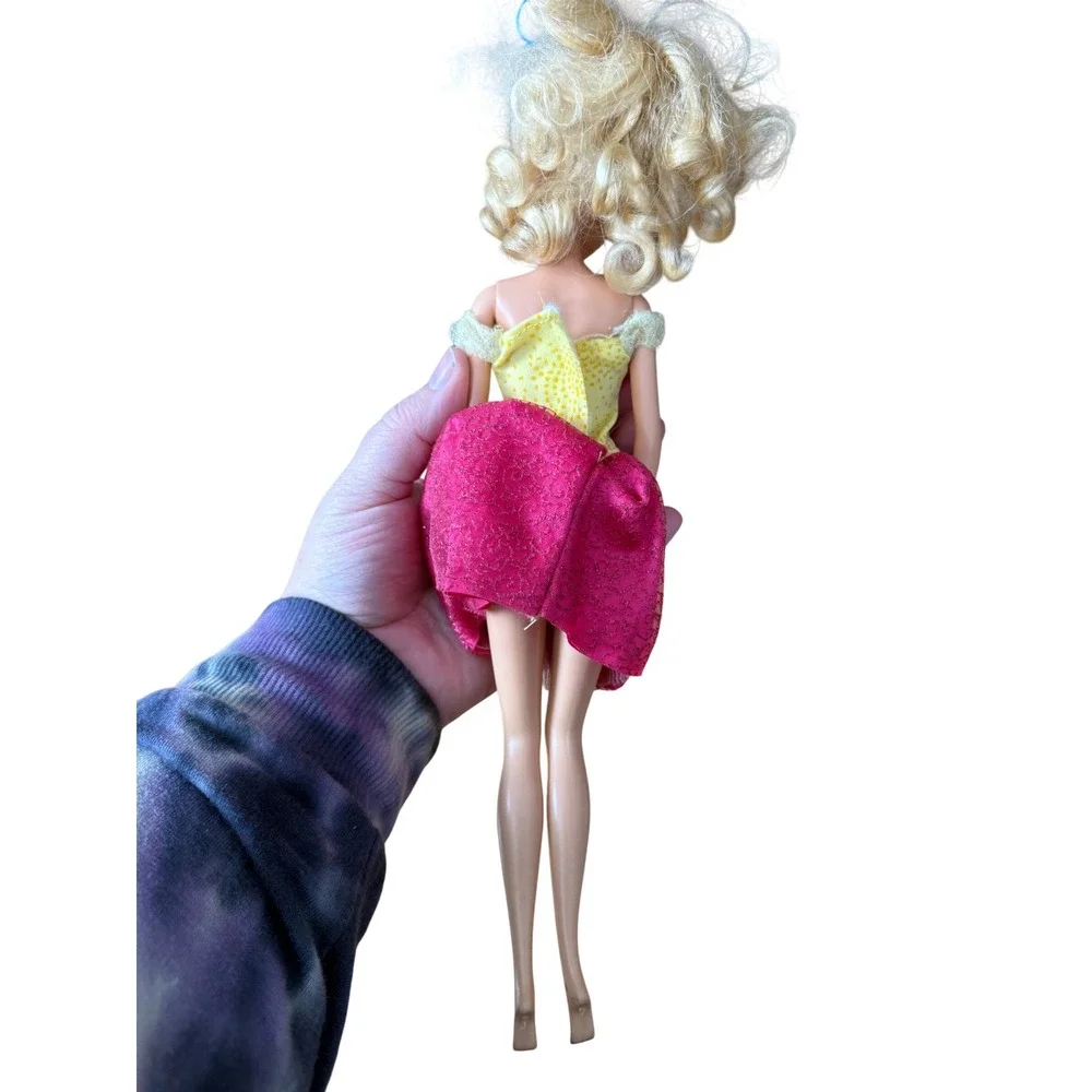 Barbie My Scene Goes Hollywood Kennedy Doll Blonde‎ Curly Hair Rooted Eyelashes